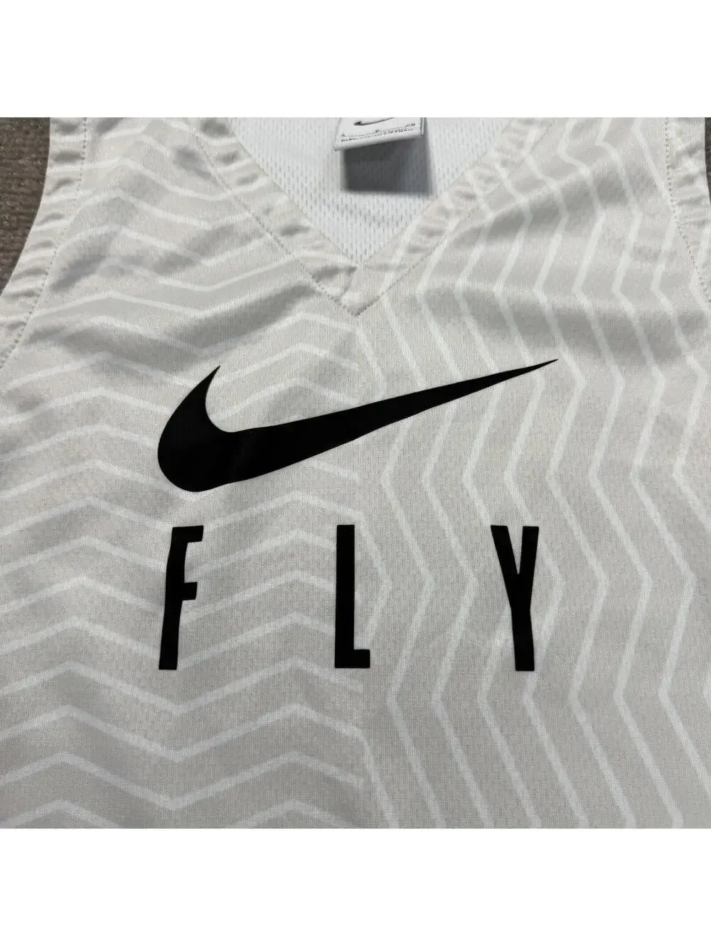 Nike Swoosh Fly Standard Issue Basketball Jersey Tank - Women's Small - EUC